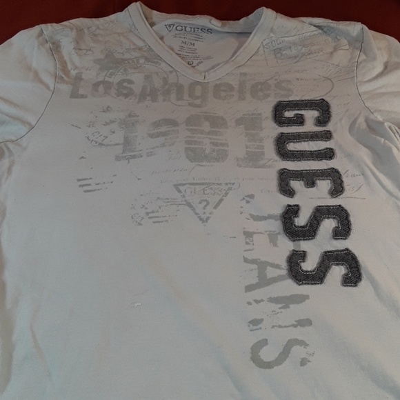 2 Guess Tshirts Sz. Med. - Picture 5 of 8